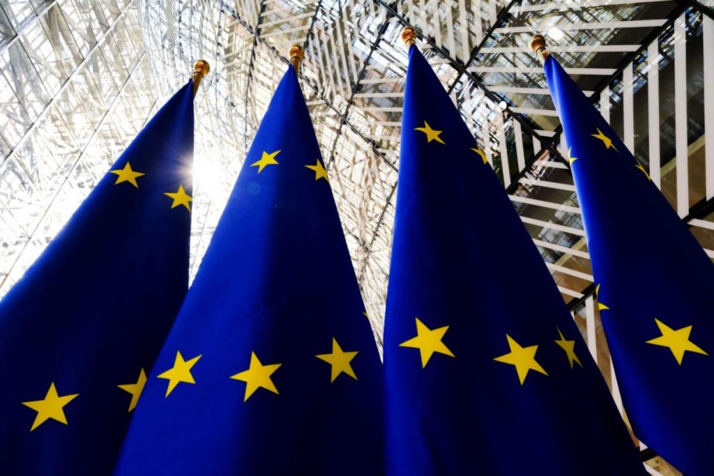Uniunea Europeană pregătește un nou pachet de sancțiuni pentru a limita posibilitățile Rusiei de a continua războiul din Ucraina, vizând în principal sectoarele bancar și energetic