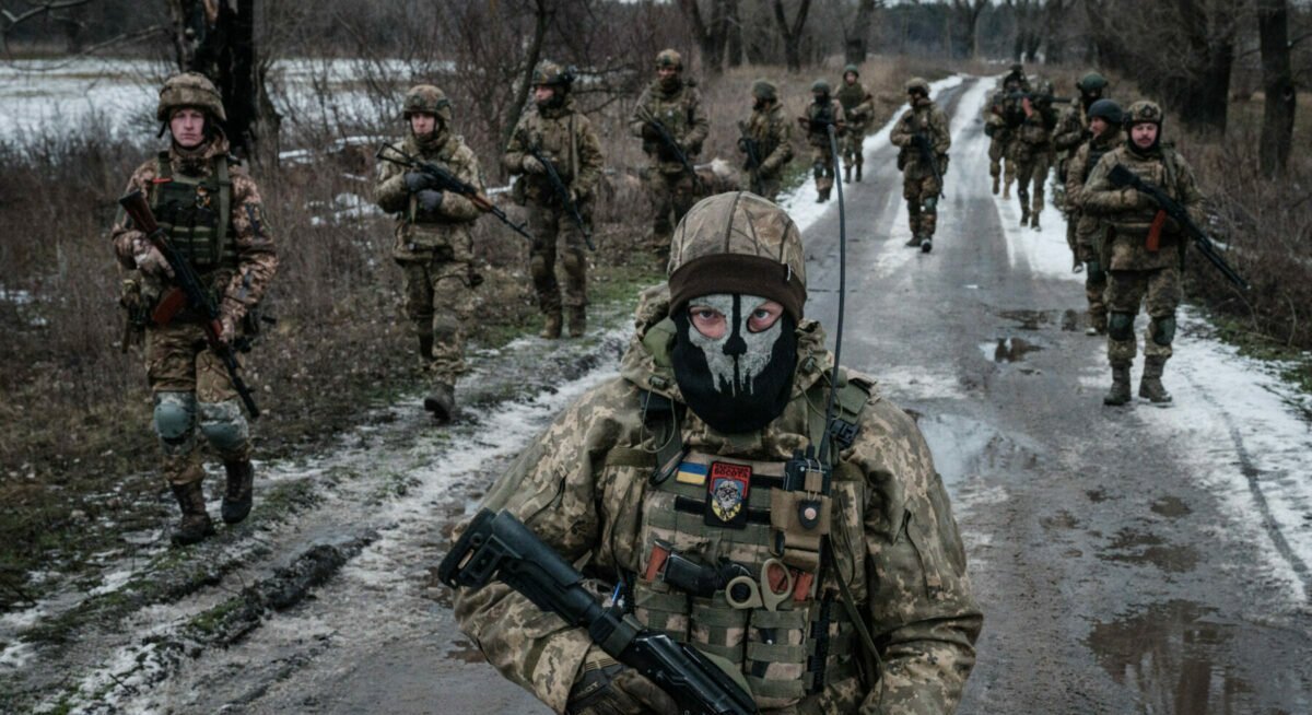 Ajutorul militar pentru Ucraina a ajuns la cel mai scăzut nivel din 2025, după o perioadă îndelungată de creștere continuă, într-un context geopolitic din ce în ce mai complex