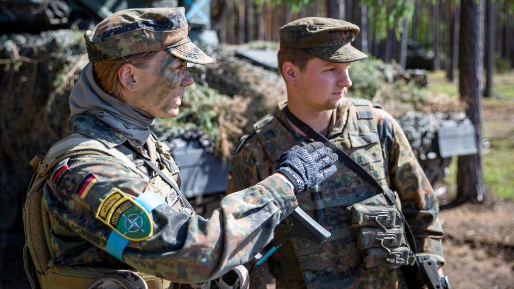 Forțe germane în Irak își reduc prezența în Nord, din cauza tensiunilor din Orientul Mijlociu Decizia de a diminua contingentul militar german în nordul Irakului survine într-un context de escaladare a tensiunilor regionale, care afectează stabilitatea perimetrului