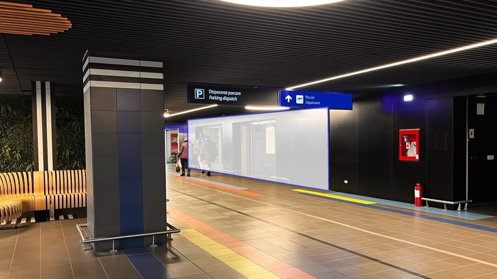 Hotelurile și facilitățile comerciale de pe Aeroportul Internațional „Henri Coandă” din București se vor extinde în curând, odată cu lansarea procedurilor pentru deschiderea unei noi bănci și a două saloane business moderne, destinată pasagerilor de elită