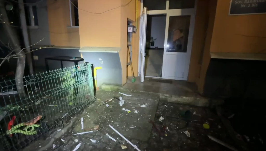 O explozie puternică într-un bloc din Chitila a zguduit sâmbătă dimineață, provocând panică în rândul locatarilor și necesitând intervenția rapidă a autorităților