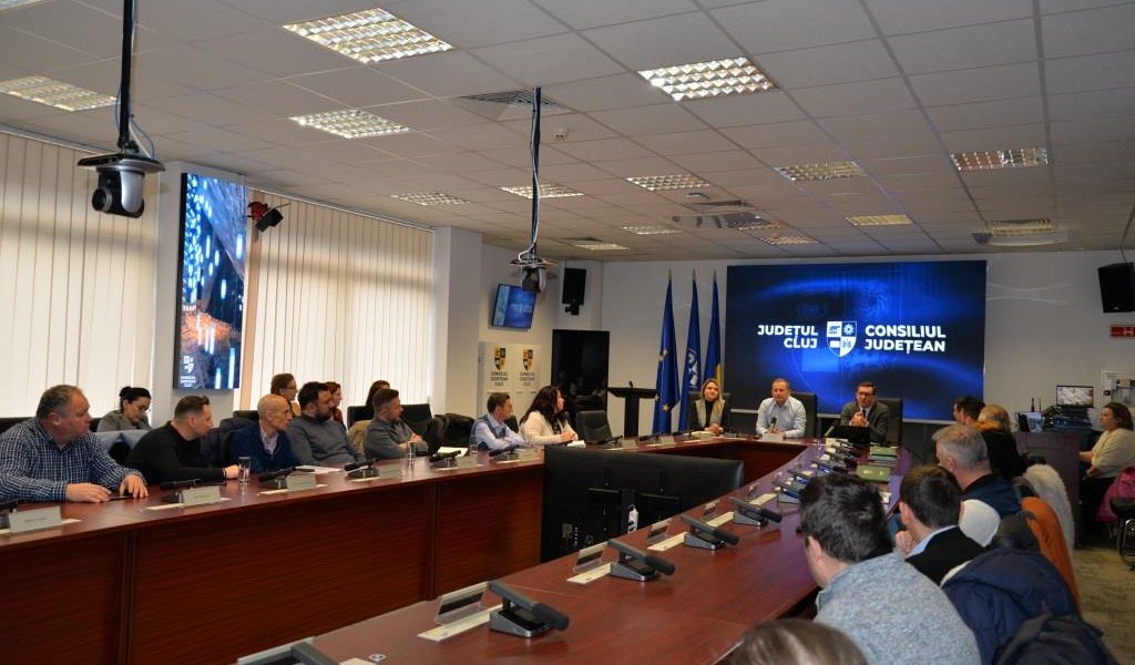 Consiliul-Judetean-Cluj-vicepresedinte-Radu-Ratiu-intalnire-cu-primari.jpg - JurnalUrban