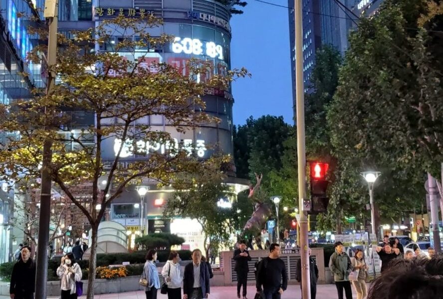 Coreea-de-Sud-Seul-zona-centrala-e1698419320414.jpeg - JurnalUrban