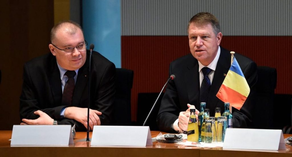 Președintele Nicușor Dan a semnat marți ordinul de rechemare a lui Dan Mihalache din funcția de ambasador al României în Cipru, o decizie surprinzătoare ce marchează o schimbare în politica diplomatică a țării, în contextul tensionat al scenei internaționale