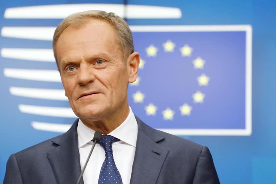 Premierul polonez Donald Tusk a emis avertismente alarmante cu privire la riscul real ca Polonia să părăsească Uniunea Europeană, situație generată de conflictele interne și confruntările politice tot mai accentuate din țară