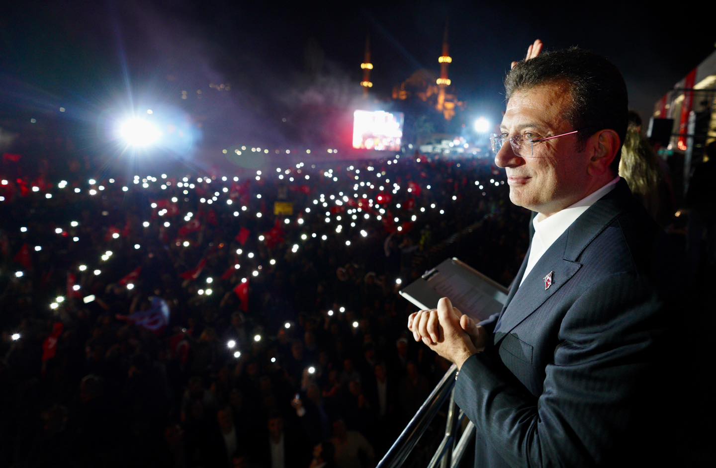 În plină zi de proteste și tensionare la Ankara, Parlamentul turc a fost scena unor evenimente neobișnuit de violente