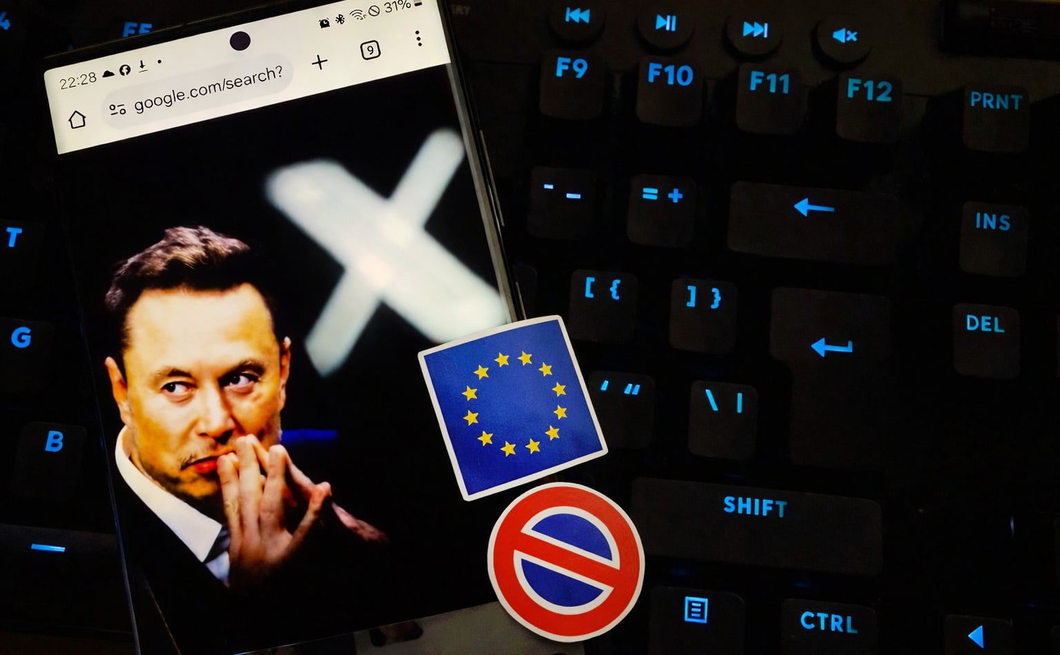 Presiunea publicului european crește, iar autoritățile și cetățenii cer reguli dure împotriva platformei X, cea deținută de Elon Musk, acuzată de încălcări ale legislației digitale