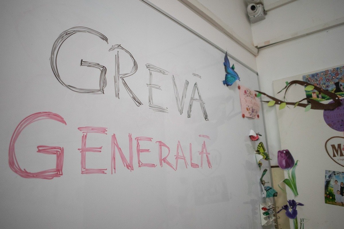 Trei sferturi dintre profesorii chestionați vor participa la grevă, arată Sindicatul „Spiru Haret”