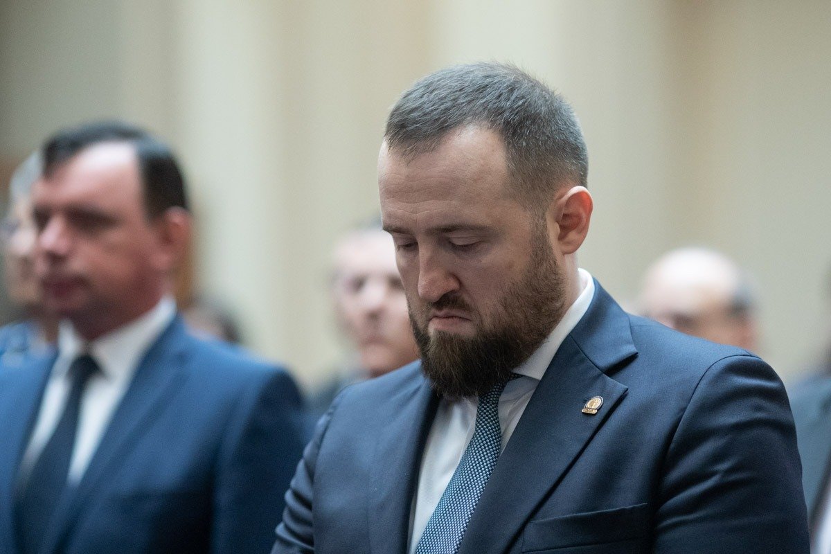 Surpriză pe scena justiției românești: lideri de marcă au decis să renunțe la candidaturi O schimbare bruscă de peisaj în sistemul judiciar românesc a zguduit principalele instituții ale statului de drept