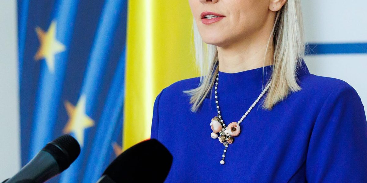 Gorghiu solicită demisia prefectei Argeș, acuzând incompetență în criza apei - JurnalUrban