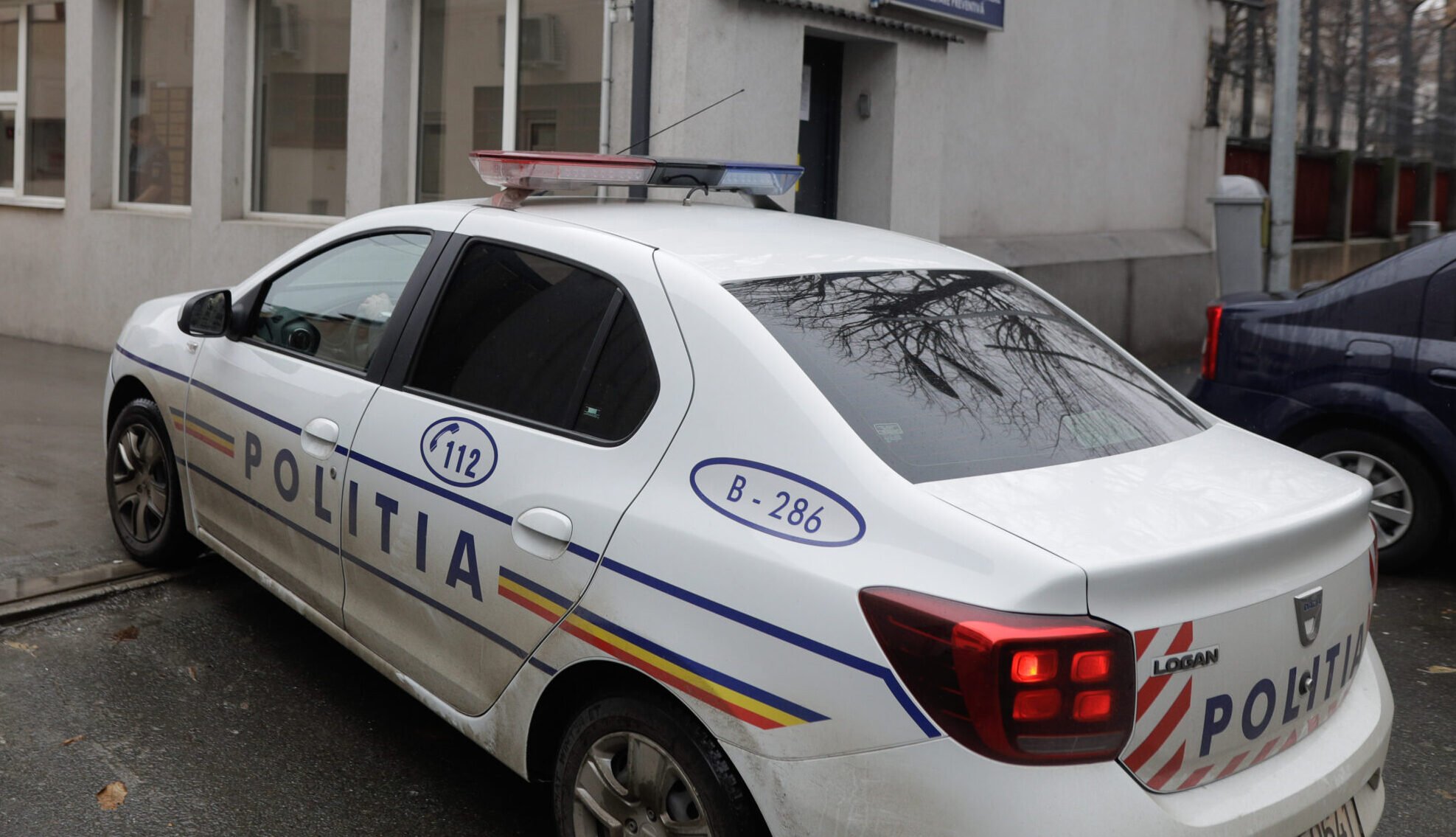 O femeie din București, în vârstă de 38 de ani, se află momentan în centrul unei anchete penale după ce ar fi încasat aproximativ 40.000 de euro de la mai mulți cetățeni, promițându-le vacanțe inexistente