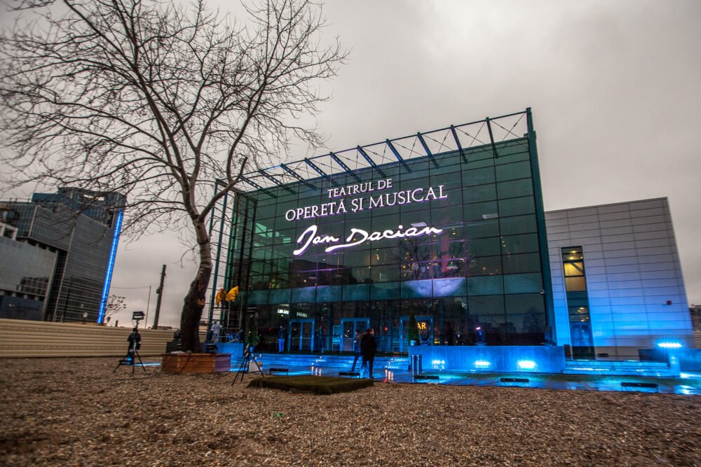 Teatrul Național de Operetă și Musical „Ion Dacian” revine în forță cu o serie de spectacole dedicate îndrăgitului compozitor Johann Strauss, marcând astfel începutul unui sezon care celebrează muzica de calitate și tradiția operei maghiare