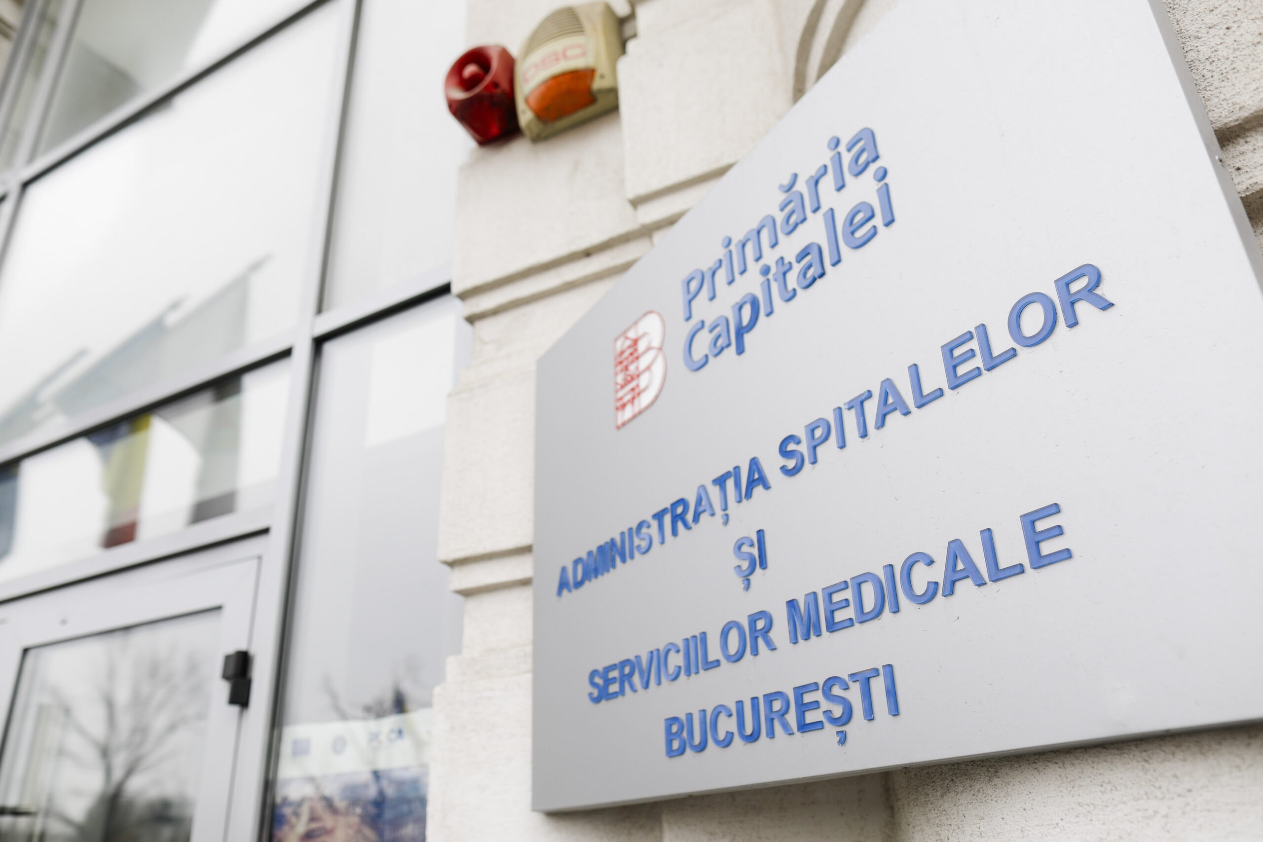 Bucureștiul organizează cursuri gratuite pentru părinți despre prim ajutor și răspuns în situații de urgență la copii Administrația Spitalelor și Serviciilor Medicale București (ASSMB) continuă seria de inițiative dedicate formării părinților, anunțând un nou workshop despre intervenția rapidă în situații de urgență la nou-născuți și sugari