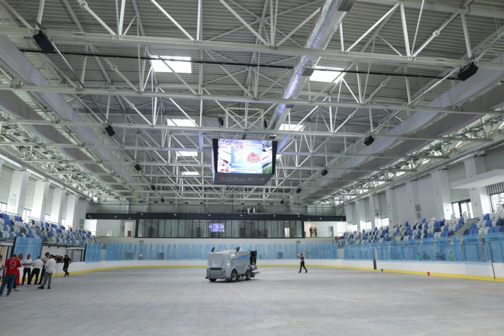 Weekend plin de patinaj la Berceni Arena, cu 13 sesiuni gratuite și competiții internaționale Pentru iubitorii de sporturi de iarnă și distracție în aer liber, Berceni Arena pregătește un program special pentru acest weekend
