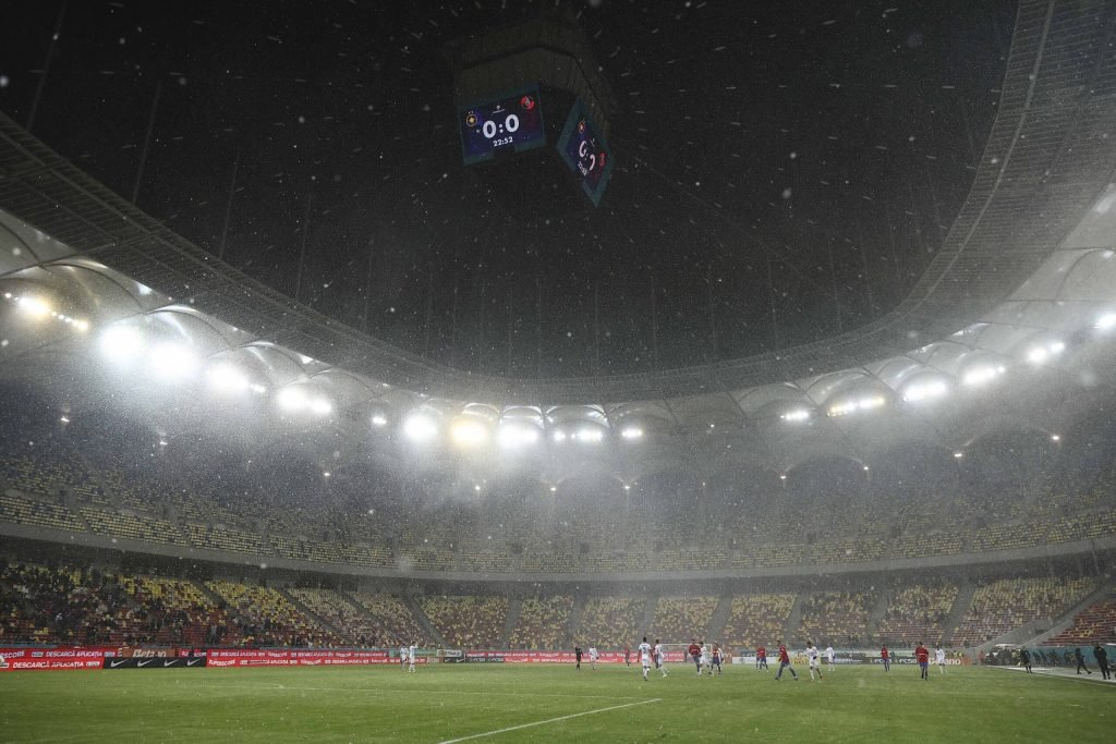 Degradarea acoperișului Arena Națională a forțat Primăria Capitalei să își reconfigureze radical abordarea în privința mentenanței celui mai scump stadion din România, al cărui sistem retractabil, odinioară simbol al modernizării, devine tot mai problematic