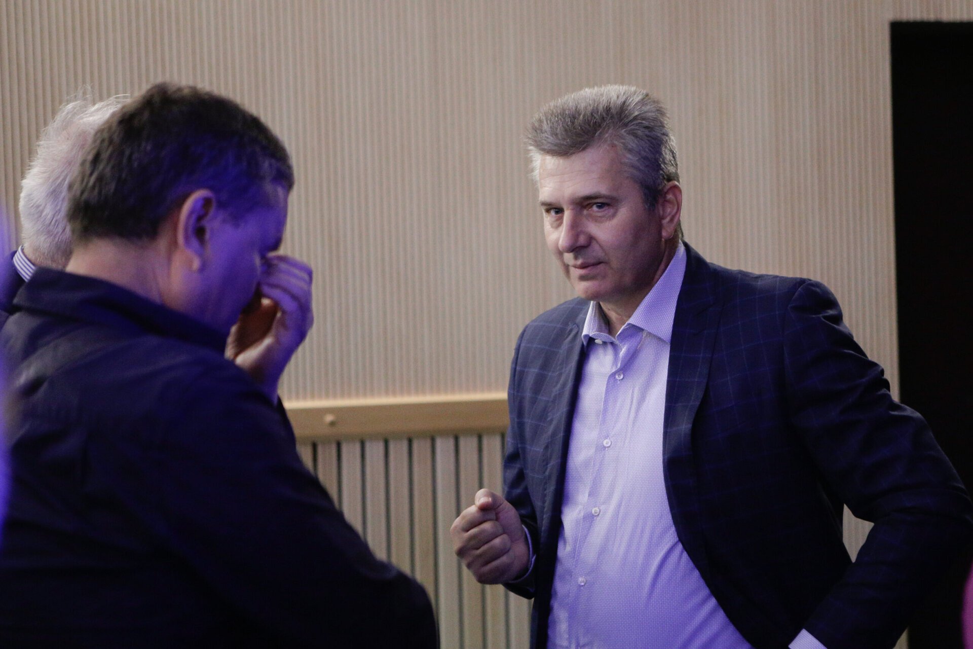 Primăria Voluntari, condusă de Florentin Pandele, lansează acuzații dure la adresa Ministerului Transporturilor, pe care îl acuză de „indiferență” față de starea critică a Drumului Național 2, în ciuda faptului că instituția supravegheată de colegul său de partid, Ciprian Șerban, se află în centrul acestei probleme