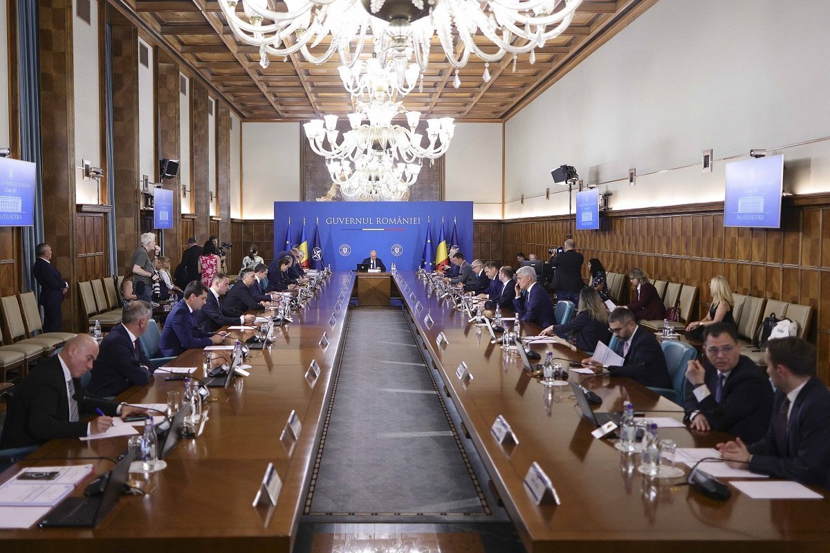 Guvernul suspendă temporar contractarea proiectelor din fonduri UE 2021-2027