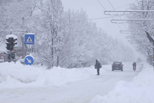 INSTANT_ZAPADA_BUCURESTI_00_INQUAM_Photos_Octav_Ganea.jpg - JurnalUrban