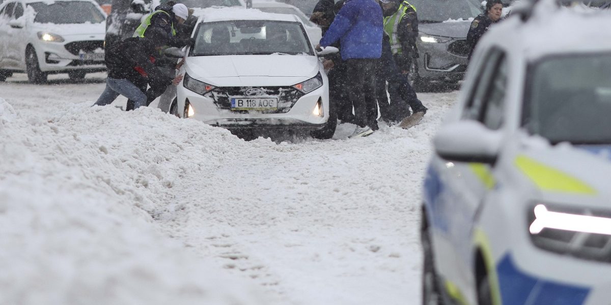 INSTANT_ZAPADA_BUCURESTI_01_INQUAM_Photos_Octav_Ganea.jpg - JurnalUrban