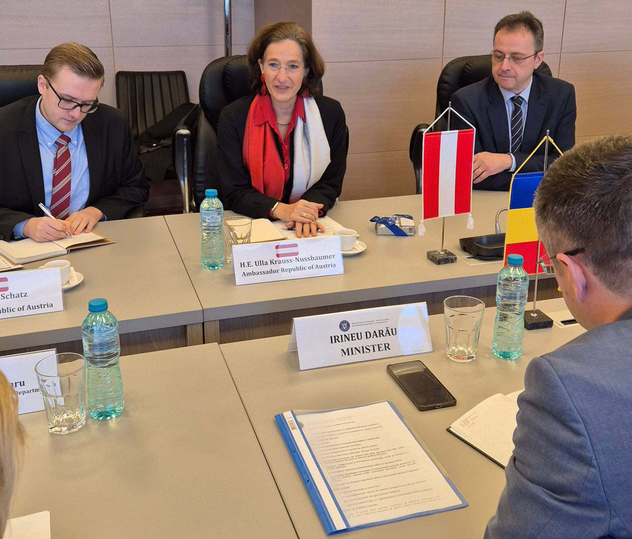 România intensifică relațiile cu Austria pentru dezvoltarea economică și cooperare industrială România își reafirmă angajamentul de a consolida parteneriatul cu Austria pentru stimularea schimburilor economice și creșterea capacităților de producție în sectorul industrial