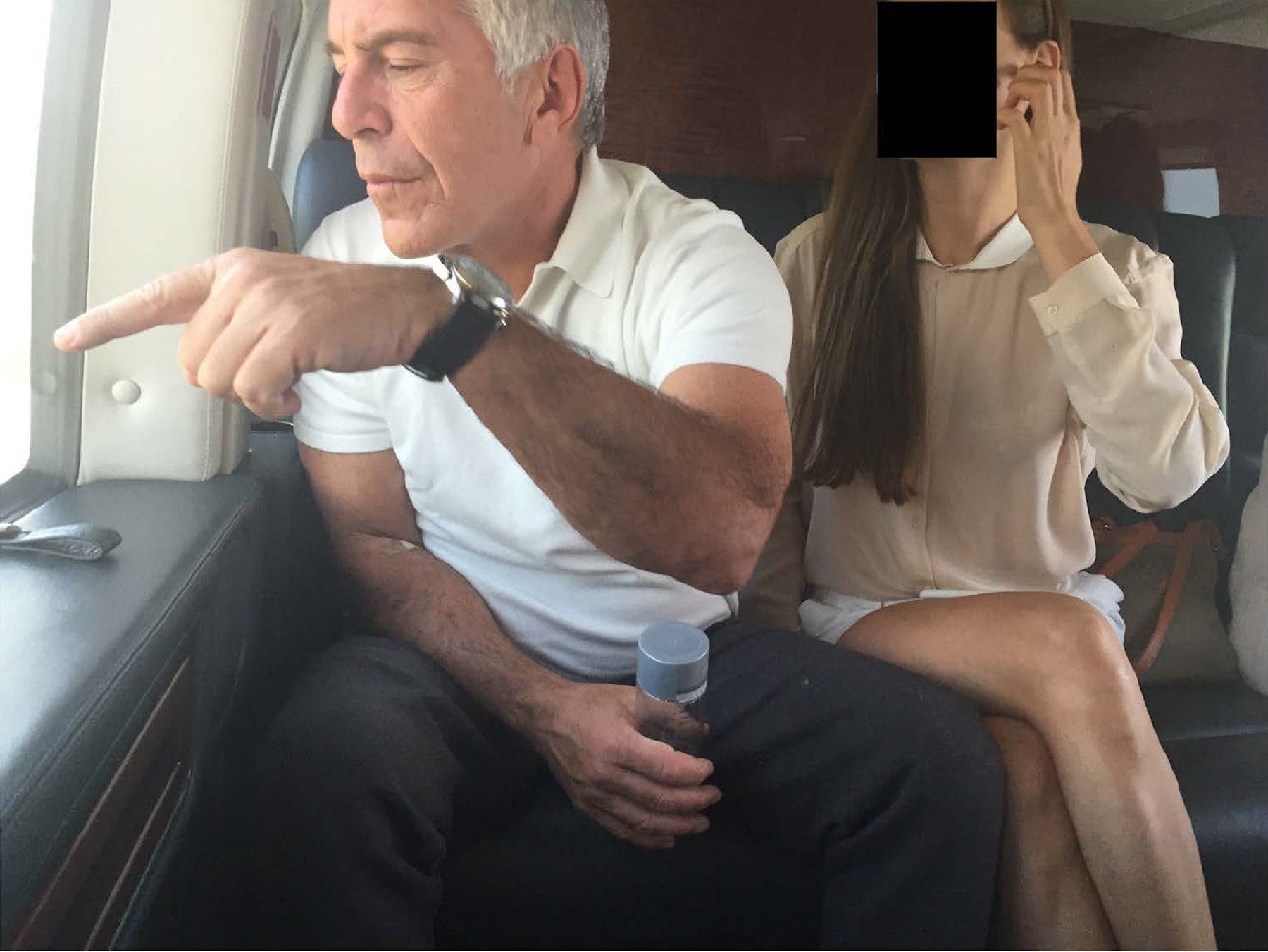 Parchetul din Paris a anunțat sâmbătă că a desemnat magistrați pentru a analiza posibile implicări ale cetățenilor francezi în scandalul Jeffrey Epstein, după ce autoritățile americane au publicat noi documente legate de infractorul sexual