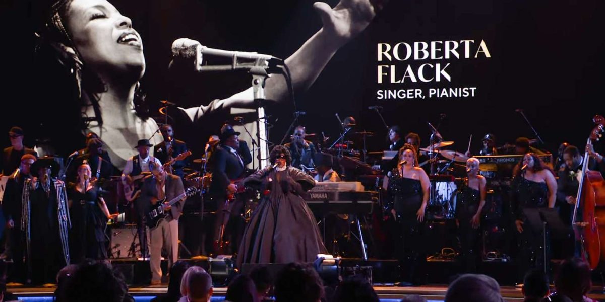 Lauryn Hill and Wyclef Jean Tribute the Late Roberta Flack