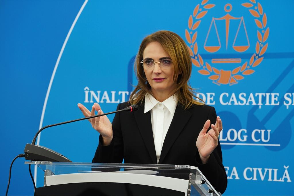 Lia Savonea și talentul de a face aparențele mai alese decât faptele brutale În jurul carierei și personalității Lidiei Savonea s-a conturat întotdeauna un aer de mister, dar, mai mult decât atât, o notorietate a stilului de exprimare: de a transforma aparențele în adevărate arme de impact în lupta pentru menținerea și consolidarea puterii