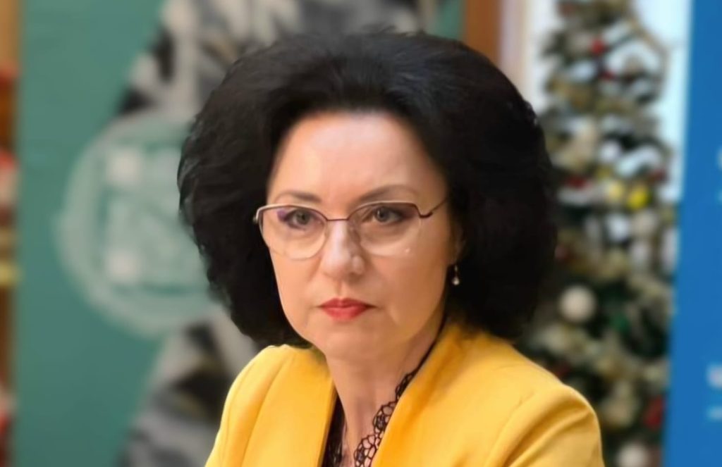 Criza social media la copii și adolescenți: România în fruntea unui clasament alarmant Consumul excesiv de social media a devenit o problemă acută în rândul copiilor și adolescenților între 11 și 15 ani, confirmând o situație alarmantă pentru specialiștii în psihologie și educație