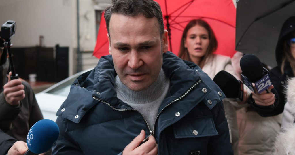 Robert Negoiță revine la Primăria Sectorului 3 după revocarea măsurii de control judiciar Robert Negoiță, primarul Sectorului 3 din București, a fost reintegrat în funcția sa după ce Tribunalul București a decis, în mod definitiv, revocarea măsurii de control judiciar impusă de procurorii DNA