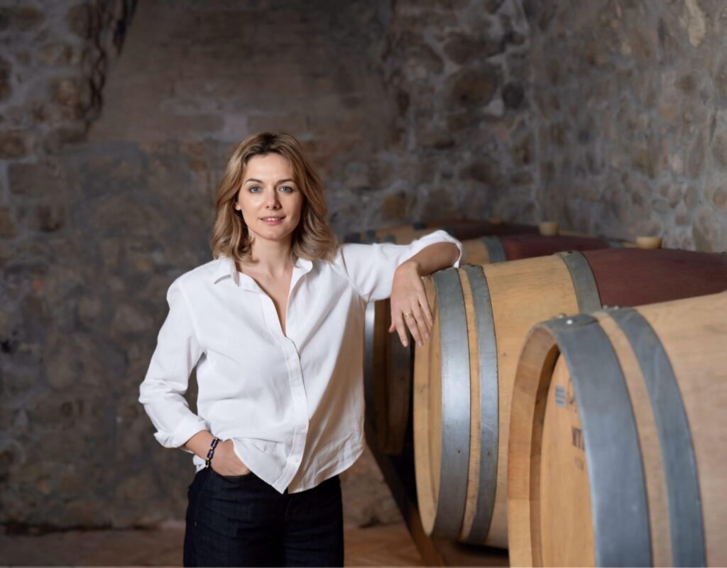 Vinul românesc triumfă pe plan internațional, dar încă nu reușește să se impună cu adevărat ca brand de țară Chiar dacă recordurile de medalii obținute la festivalurile internaționale de specialitate sunt din ce în ce mai frecvente, vinul românesc nu minează încă pe piețele externe cu același succes