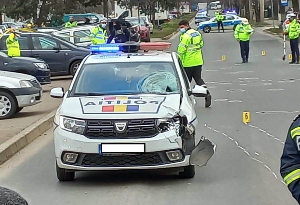 Polițist din Brăila a intrat cu mașina personală în autospeciala de poliție, a fost amendat și i-a fost suspendat permisul