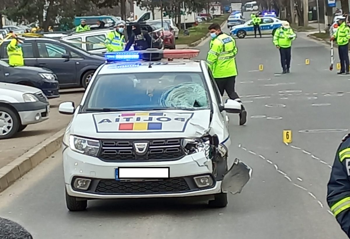 Polițist din Brăila a intrat cu mașina personală în autospeciala de poliție, a fost amendat și i-a fost suspendat permisul