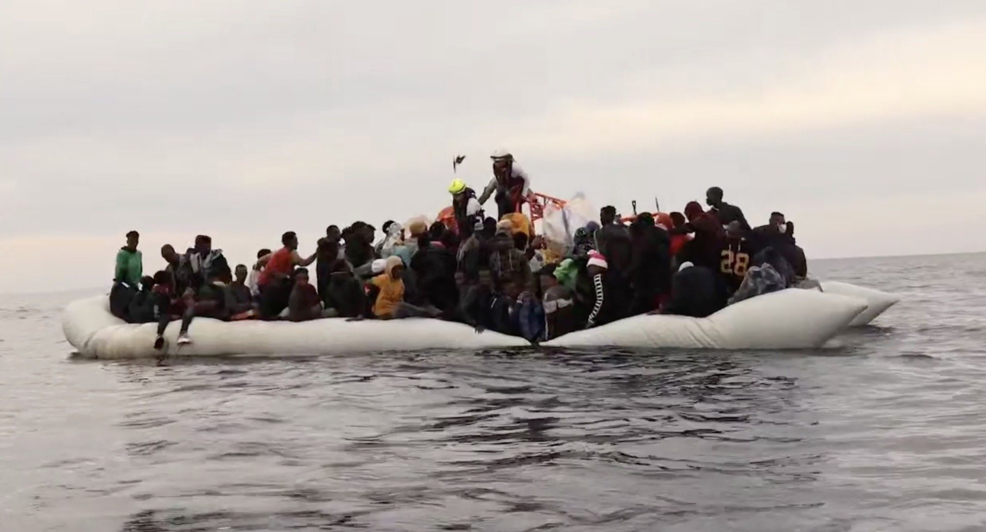 Tragedie în Marea Egee: 14 migranți pierd viața după coliziunea între ambarcațiune și nava pazei de coastă grecești O tragedie de proporții a zguduit recent apele Mării Egee, în largul insulei grecești Chios