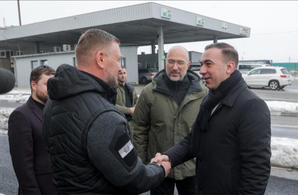 Ministrul Energiei, Bogdan Ivan, a efectuat sâmbătă o vizită neanunțată la frontiera cu Ucraina, într-un efort de a evalua direct situația din teren, într-un context marcat de tensiuni și incertitudine