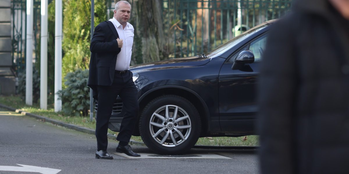 NDc1OWUxZWQ1MGUwNjJiZjJjNWYyZWE4ODMx.thumb_.jpg - JurnalUrban