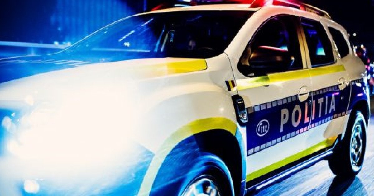 Tragedie în Chirpăr: Doi frați au murit în urma unui accident în pârâu Luni după-amiază, localitatea Chirpăr din județul Sibiu a fost scena unei tragedii cumplite, când doi frați, o fetiță de aproximativ 6 ani și fratele ei, de 9 ani, au murit după ce au căzut într-un pârâu