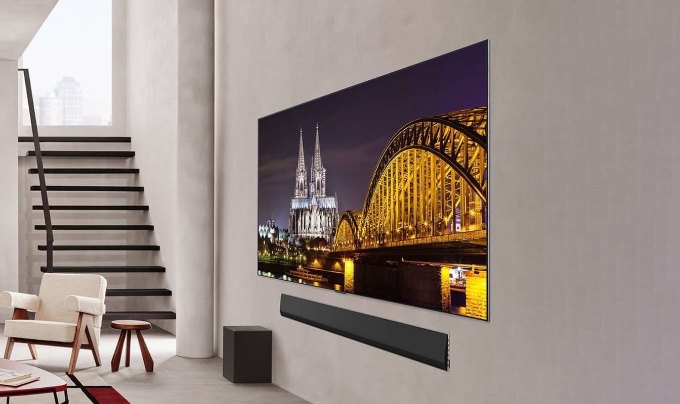 Televizoarele OLED rămân în centrul atenției utilizatorilor în căutarea unei experiențe vizuale de calitate superioară, însă prețurile lor încă păstrează un caracter premium, în timp ce alternativele LCD devin din ce în ce mai accesibile