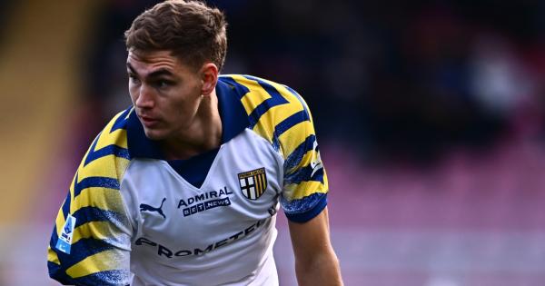 Bologna-Parma, cartellino rosso per Pobega che pianta i tacchetti sulla gamba di Keita - 15' - (0-0)