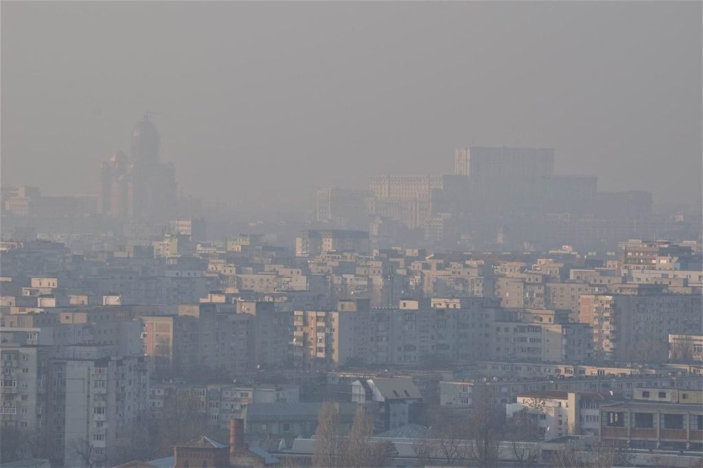 Calitatea aerului din București și județul Ilfov rămâne un motiv de îngrijorare în 2025