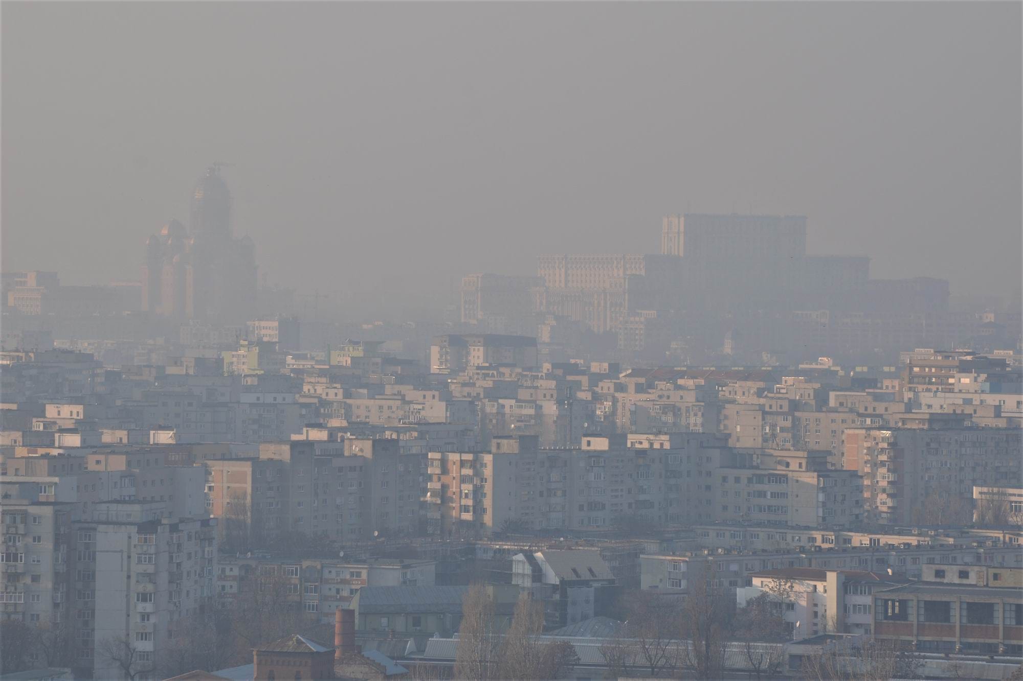 Calitatea aerului din București și județul Ilfov rămâne un motiv de îngrijorare în 2025