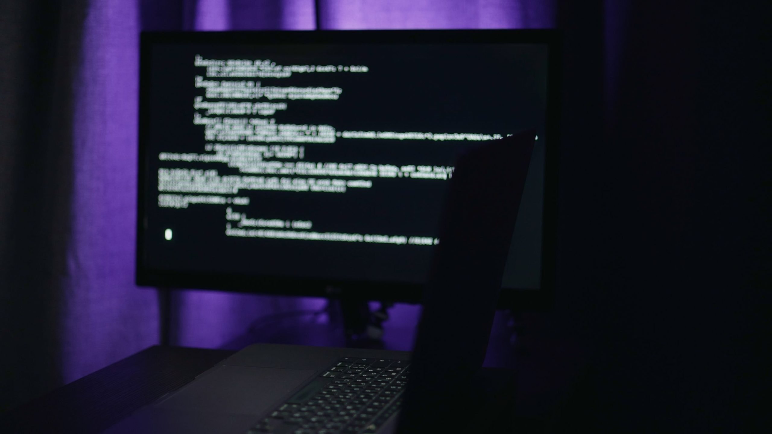 Un veteran al industriei tech din Silicon Valley avertizează asupra „efectului vampiric” al inteligenței artificiale și asupra riscului de epuizare a programatorilor, subliniind necesitatea stabilirii unor limite clare în utilizarea acestor instrumente
