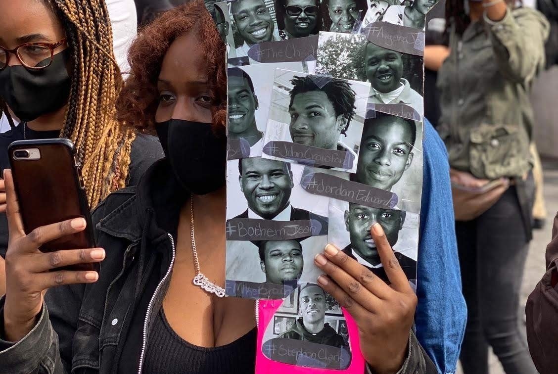 Donald Trump a marcat, miercuri, Luna Istoriei Negre printr-o recepție la Casa Albă, eveniment ce a atras atenția nu doar prin simbolistica sa, ci și prin contextul politic și social tensionat în care s-a desfășurat