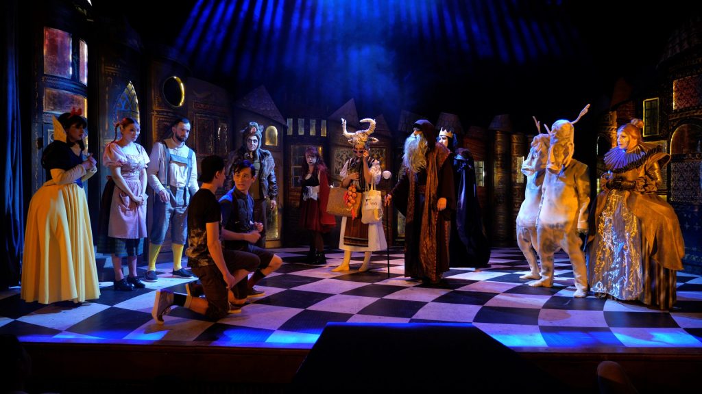 Premieră teatrală la București: „Ulciorul sfărâmat” intră în scenă la Teatrul Stela Popescu Teatrul Stela Popescu din Capitală pregătește pentru public o premieră care promite să atragă atenția iubitorilor de teatru și analiticilor pasionați de complexitatea morală a societății