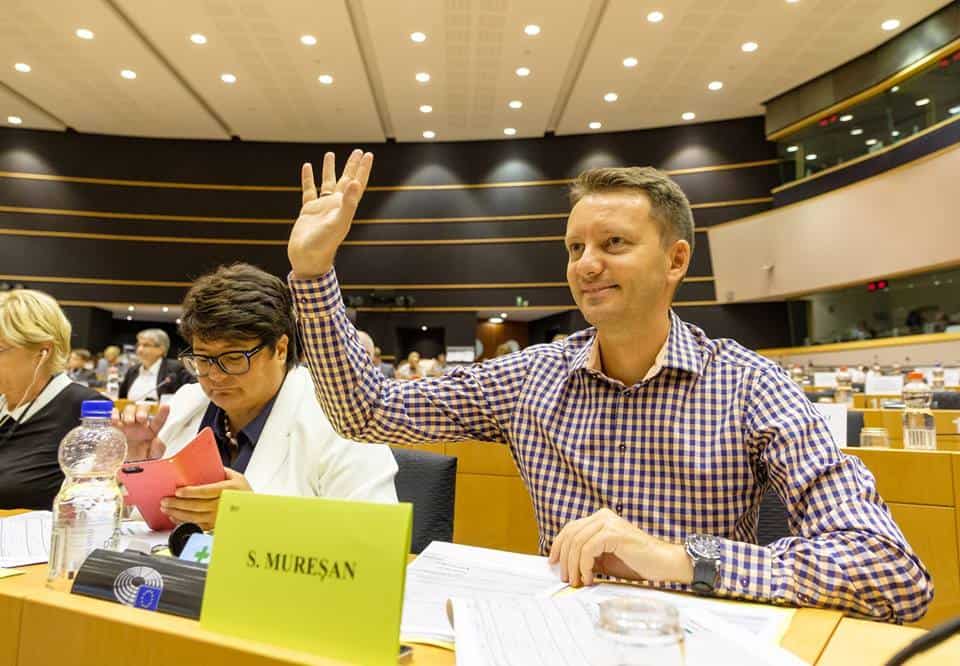 Siegfried Mureșan contrazice argumentele opoziției: România este mai aproape de stabilitate economică comparativ cu perioada începerii mandatului lui Marcel Ciolacu Într-o postare recentă pe Facebook, europarlamentarul PNL Siegfried Mureșan a lansat o acuzație la adresa dinamicii economice a țării, accentuând diferențele față de perioada în care Marcel Ciolacu era premier