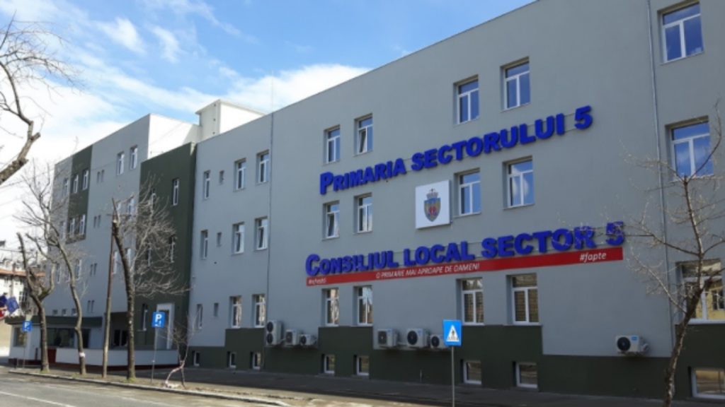 Primăria Sectorului 5 din București se află, din nou, în vizorul procurorilor anticorupție, după ce au fost descoperite indicii clare despre o schemă de mită care implică oficiali locali și funcționari ai instituției