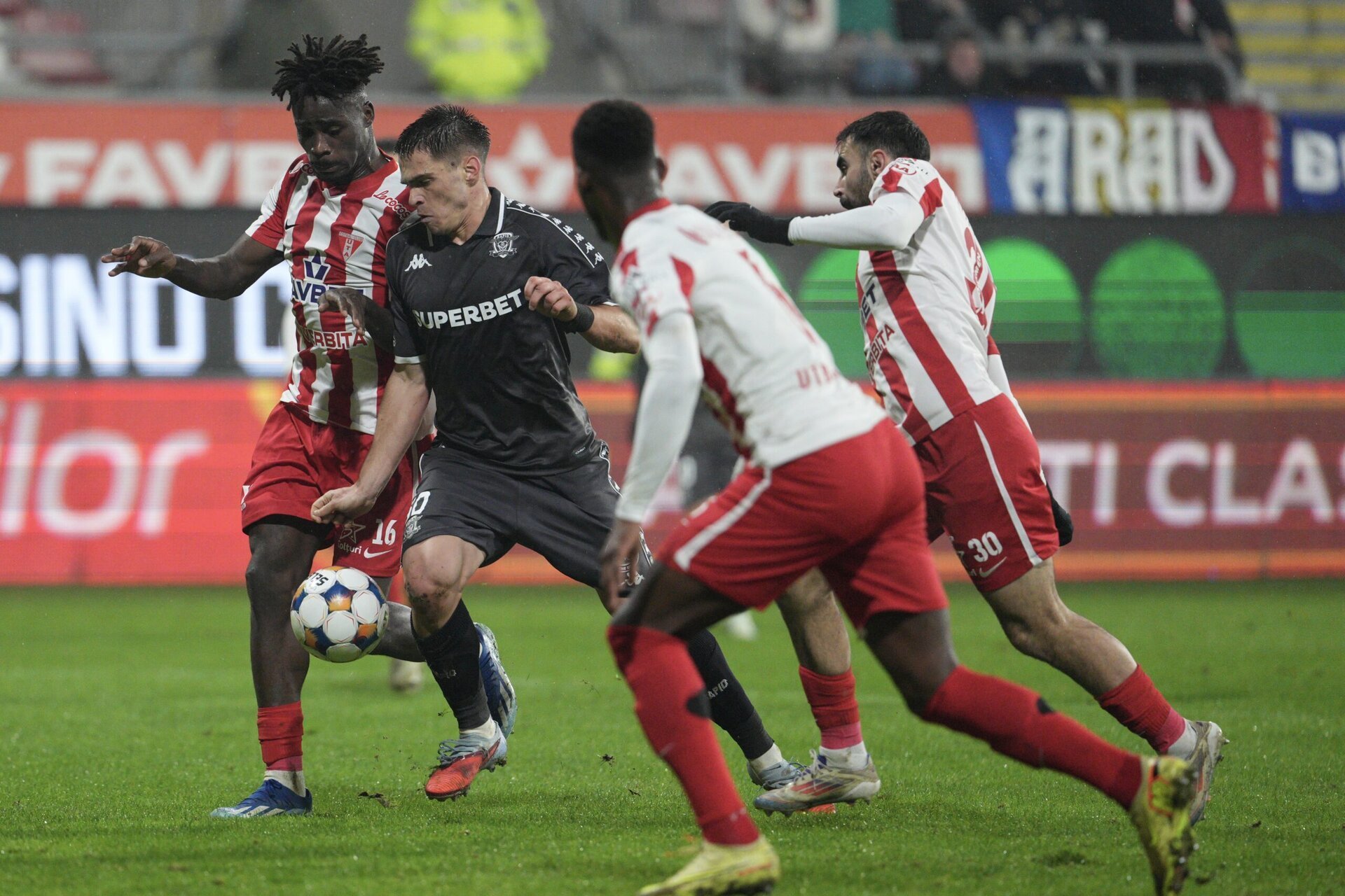 Șeful din Superliga vrea să tragă cât poate de reglementările UEFA „E discutabil dacă avem sau nu sprijin”