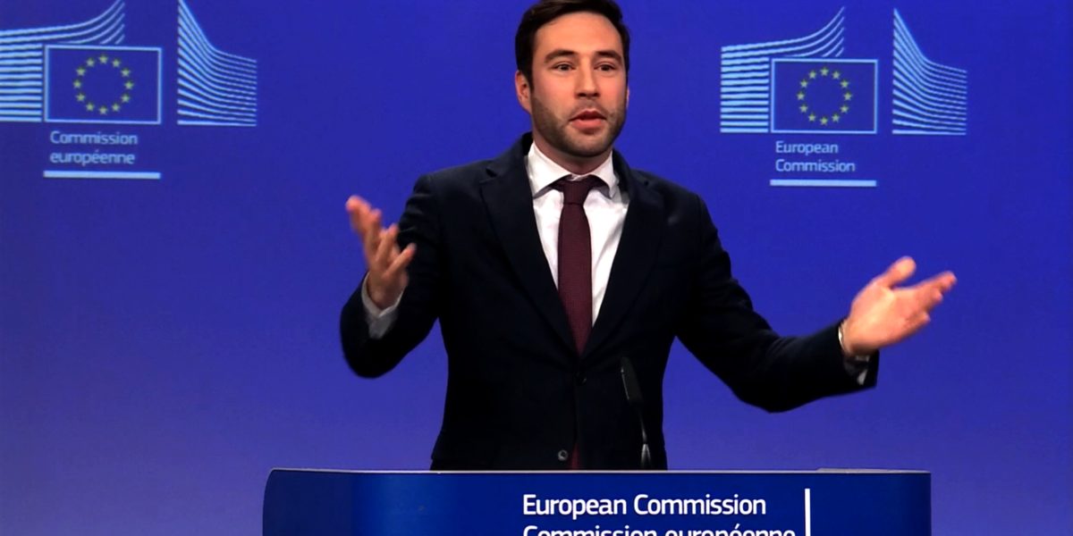 Thomas-Regnier-purtator-cuvant-CE-captura-video.jpg - JurnalUrban