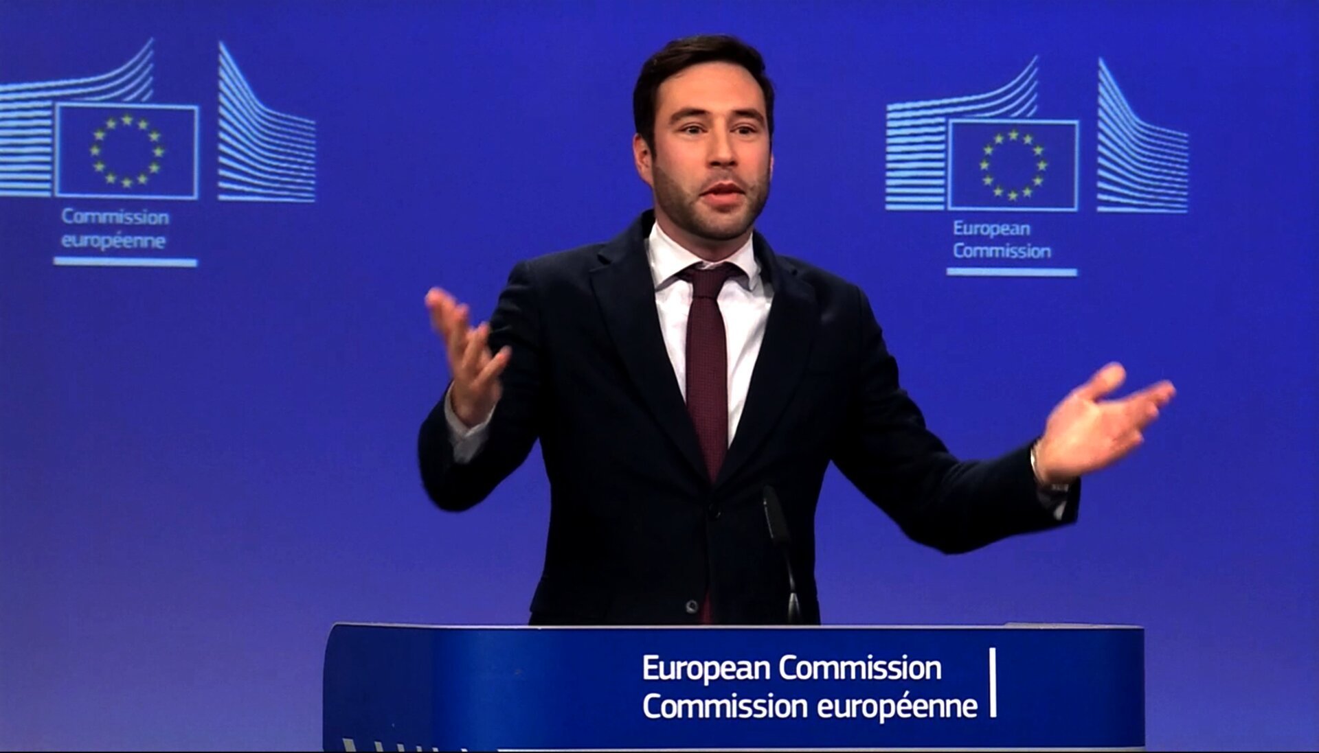 Comisia Europeană reiterează angajamentul pentru libertatea de exprimare, respinge acuzațiile de cenzură În mijlocul dezbaterii aprinse privind modul în care marile platforme digitale gestionează conținutul online, purtătorul de cuvânt al Comisiei Europene pentru probleme de dezinformare, Thomas Regnier, a venit cu o clarificare menită să liniștească spiritele