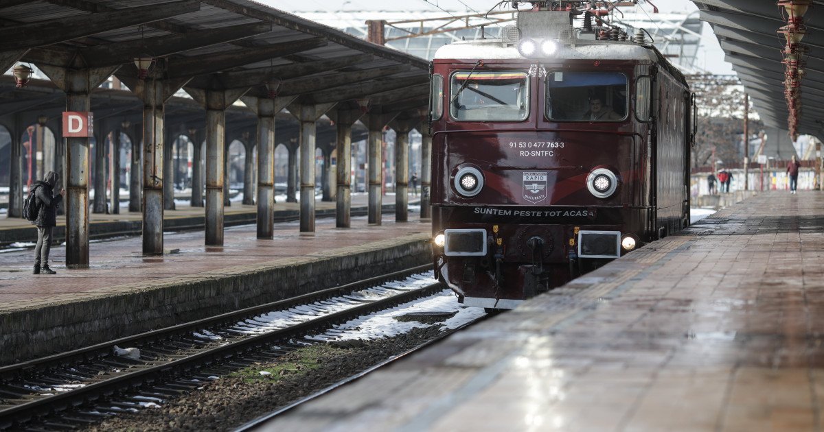 Incident în Gara de Nord din București. Un vagon al unui tren CFR Călători a deraiat, circulația a fost blocată - Video