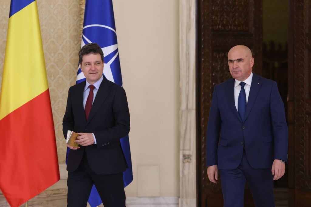 Președintele Klaus Iohannis a convocat marți o întâlnire de urgență cu liderii coaliției de guvernare, în contextul tensiunilor generate de recentele atacuri ale PSD la adresa premierului Marcel Ciolacu